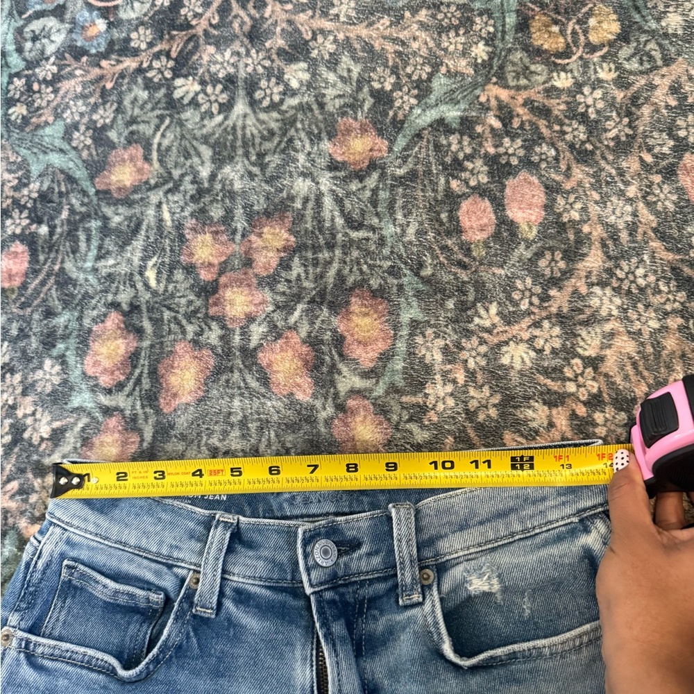 Arizona Juniors Highest Rise Curvy Mom Jean Size 11 28in Waist - Picture 3 of 5